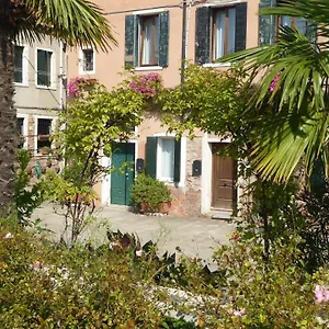Sestiere Dorsoduro, A Due Passi Da Zattere Venezia